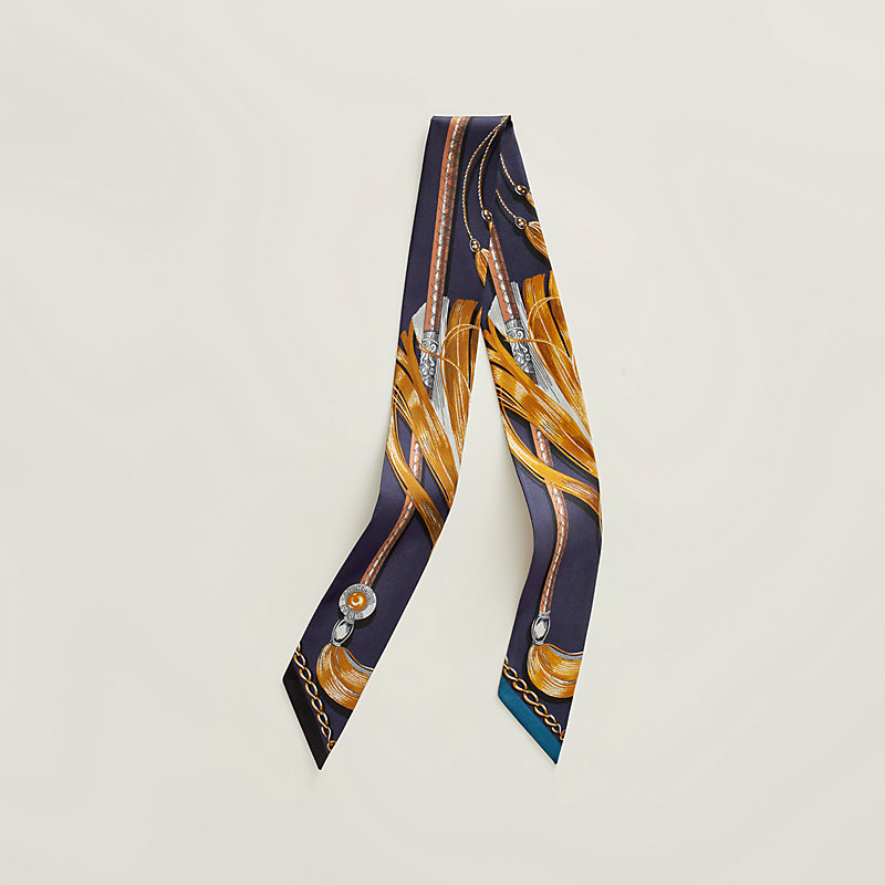 Twilly 《騎馬行進》 | Hermès - エルメス-公式サイト Twilly 《騎馬行進》 | Hermès - エルメス-公式サイト